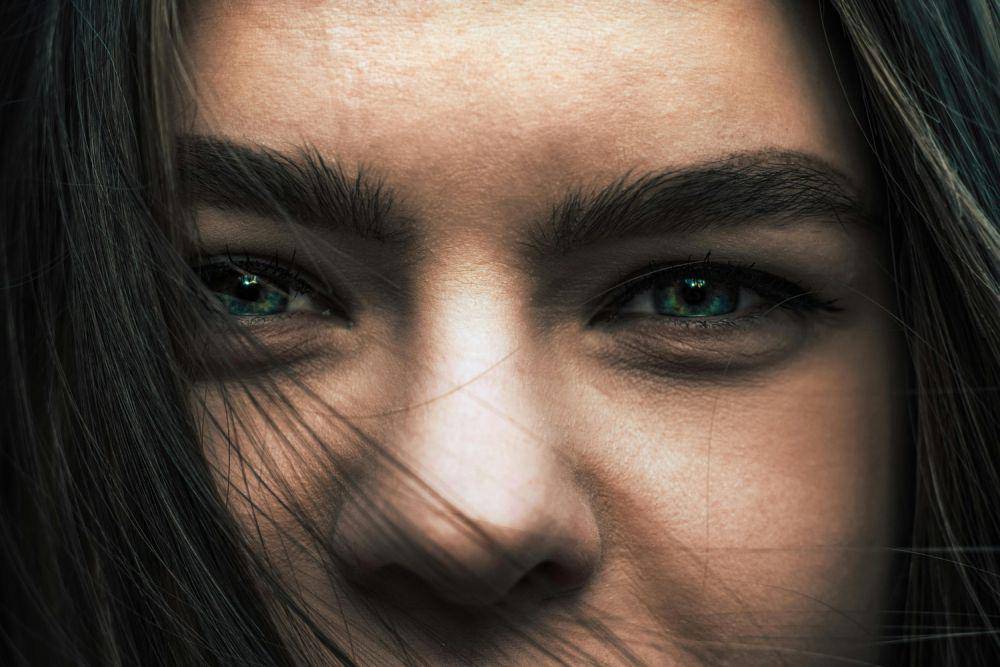 Tatapan Mata oleh Vovan Gord (pexels.com)