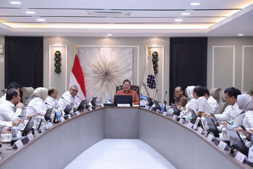 Airlangga Mulai Berkantor di Kemenaker Hari Ini
