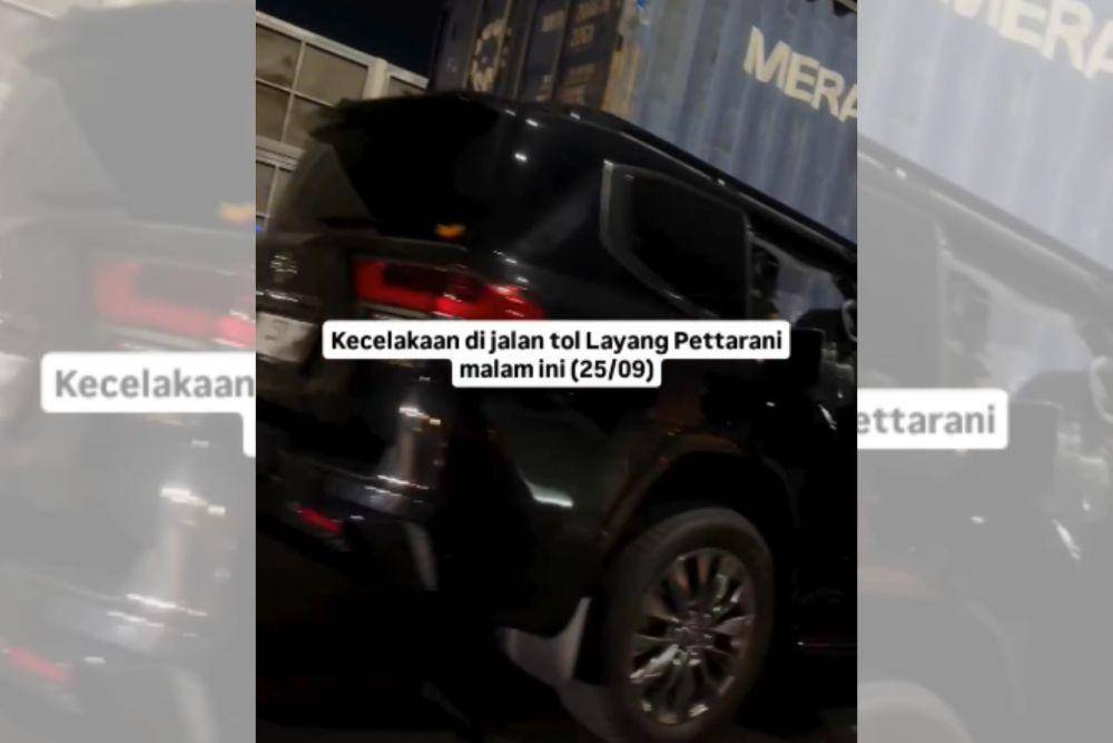 Kecelakaan tewaskan dua penumpang mobil di jalan tol layang AP Pettarani, Rabu malam (25/9/2024). (Dok. Istimewa)