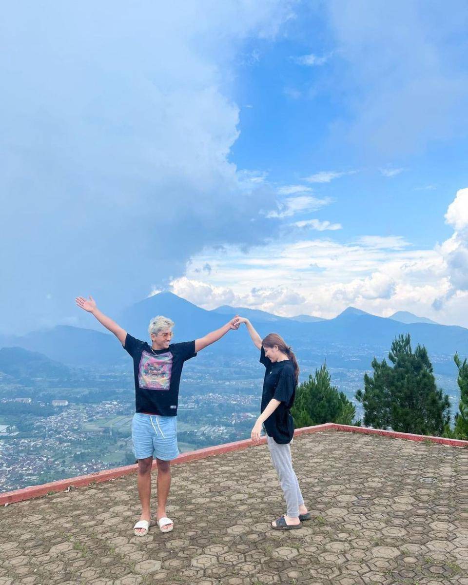 Gaya Couple Haviza Devi Anjani dan Harris Vriza (instagram.com/havizadevianjani)