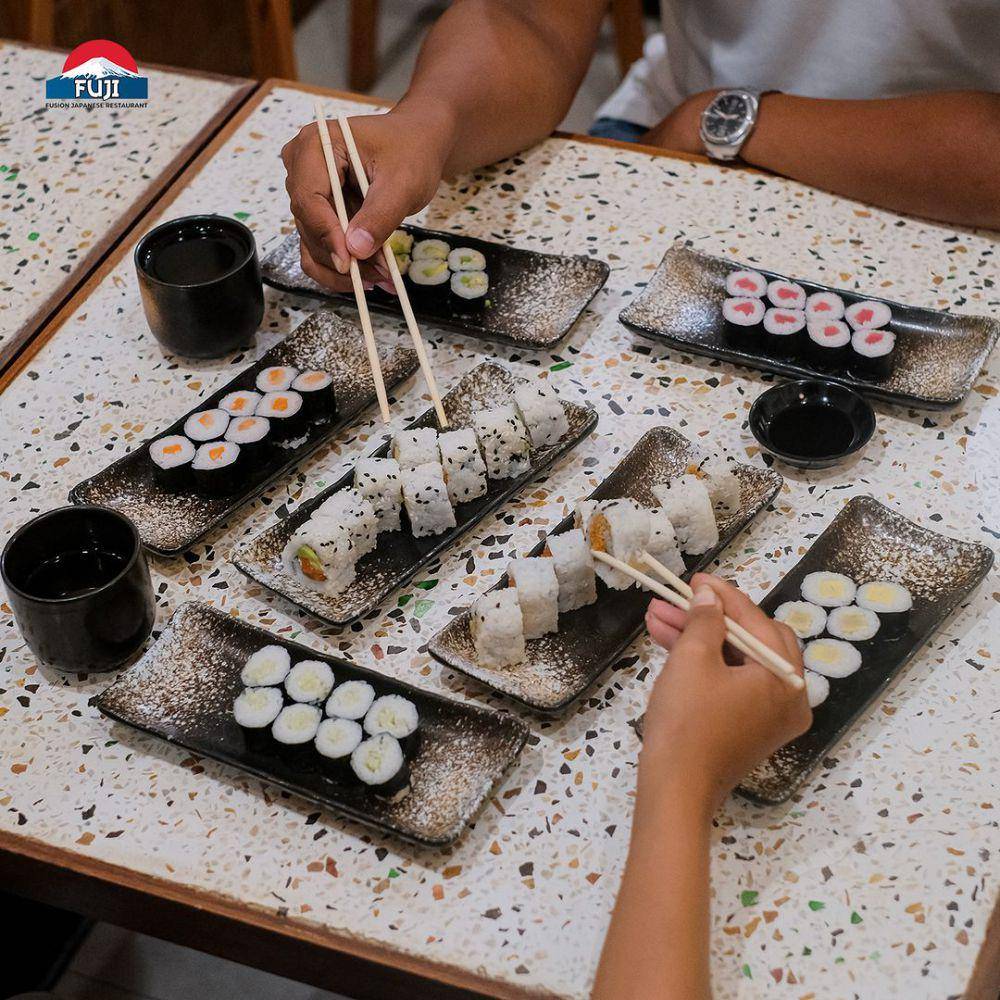 pilihan sushi di Fuji Sushi Canggu (instagram.com/fujisushicanggu)