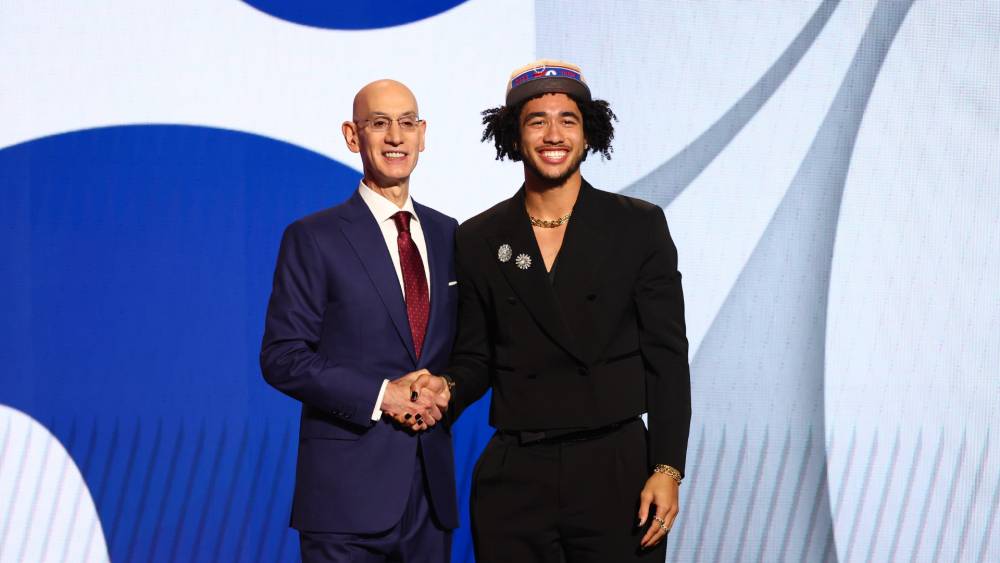 Jared McCain (kanan) di NBA Draft 2024. (nba.com)