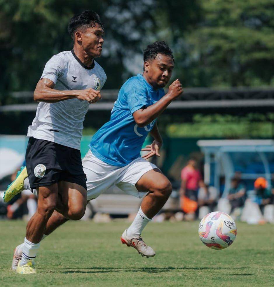 PSS Sleman mengadakan uji tanding menghadapi klub Liga 3, FC UNY. Dalam laga itu, PSS berhasil menang telak 14-0. (Instagram/pssleman)