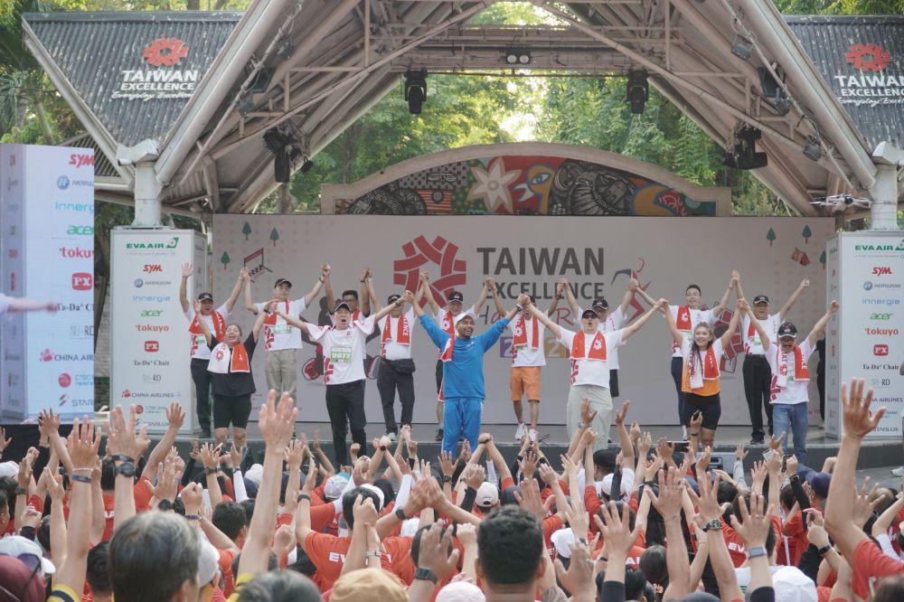 Starlux Airlines Hadir di Taiwan Excellence Happy Run 2024