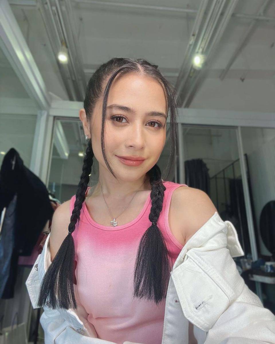 Prilly Latuconsina (instagram.com/prillylatuconsina96)