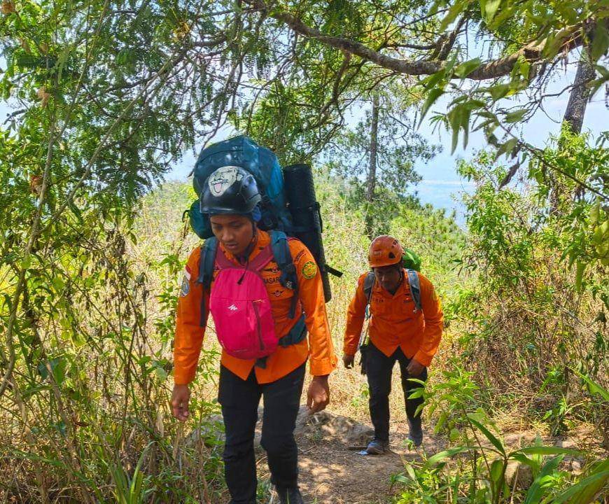 Pendaki wilis ditemukan meninggal dunia. Foto Dok. Basarnas Surabaya.