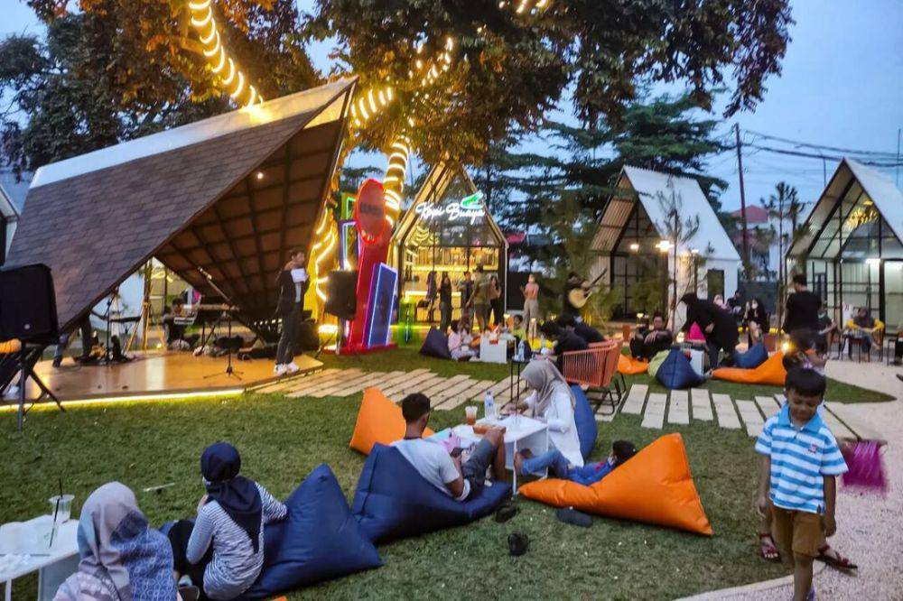 Potret Tengah People and Place (instagram.com/mallbassura)