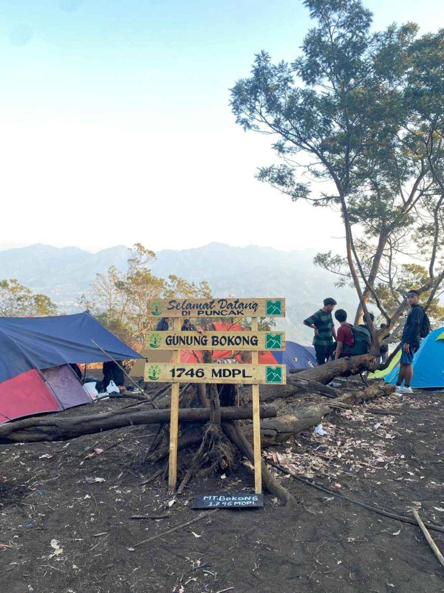 Puncak Gunung Bokong. (dok. pribadi/Dian Afrilla)