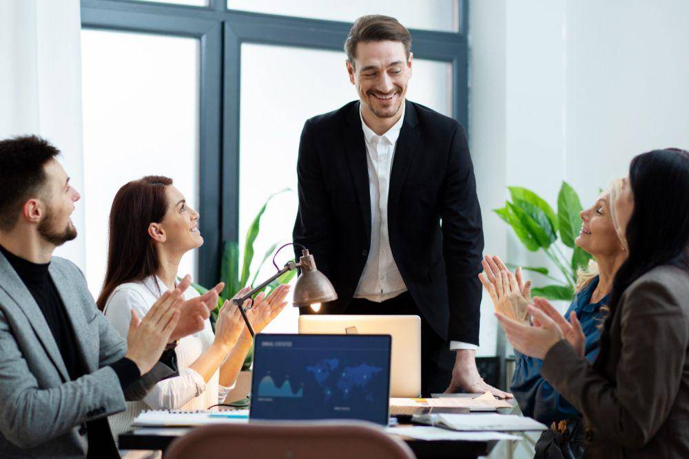 Ilustrasi rapat di kantor (freepik.com/freepik)