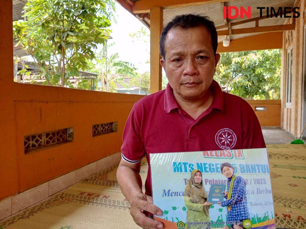 Ayah RSI, Mugiat (54).(IDN Times/Daruwaskita)