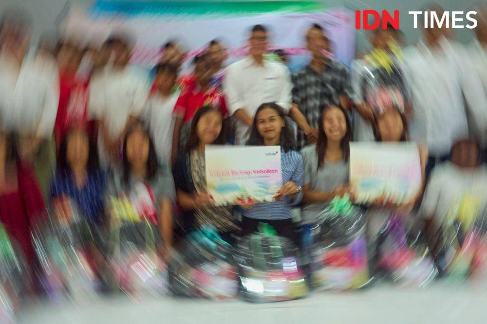Kegiatan program CSR Indosat Ooredoo Hutchison (IOH), Indosat Berbagi Kebaikan di Panti Asuhan Salib Putih, Salatiga. (IDN Times/Dhana Kencana)