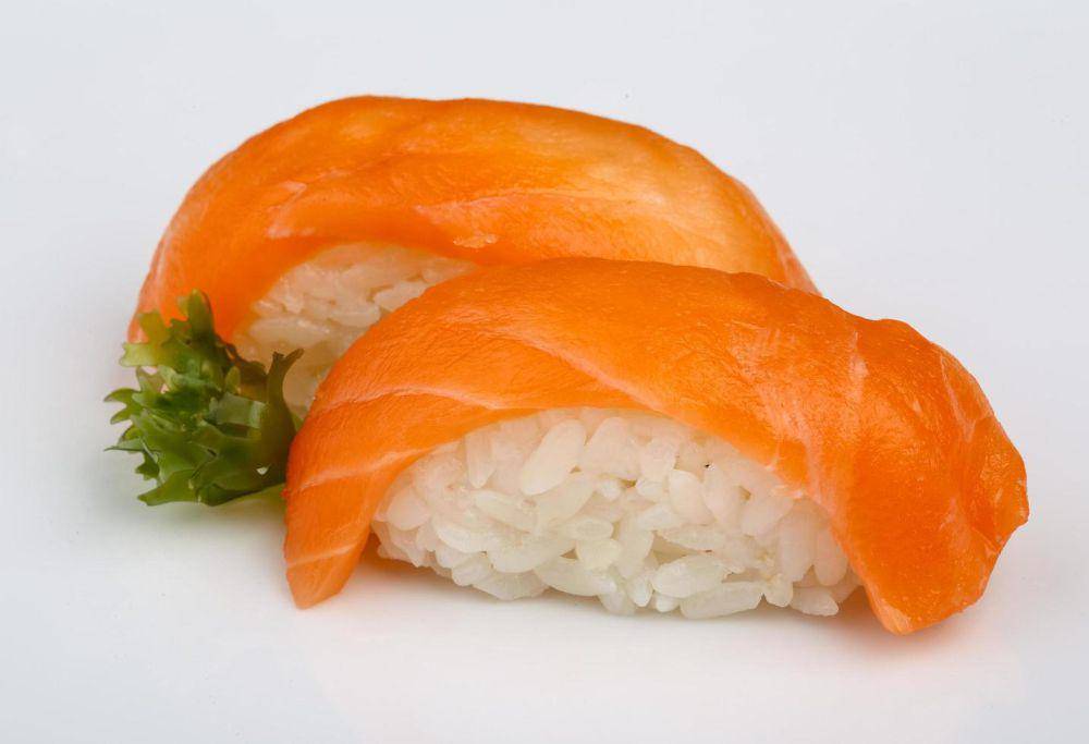 ilustrasi sushi (vecteezy.com/ast007392369)