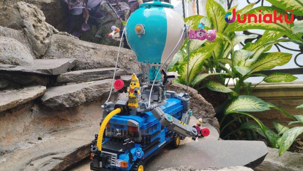 Foto LEGO® Fortnite Battle Bus, diambil oleh Fahrul Razi Uni Nurullah. (Dok. LEGO® , Duniaku.com/Fahrul Razi Uni Nurullah)
