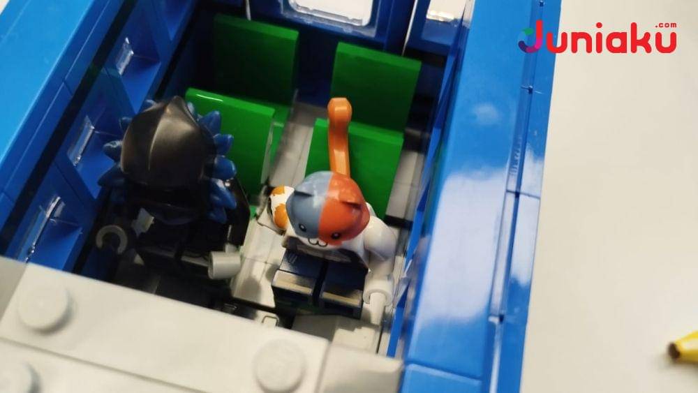 Foto LEGO® Fortnite Battle Bus, diambil oleh Fahrul Razi Uni Nurullah. (Dok. LEGO® , Duniaku.com/Fahrul Razi Uni Nurullah)