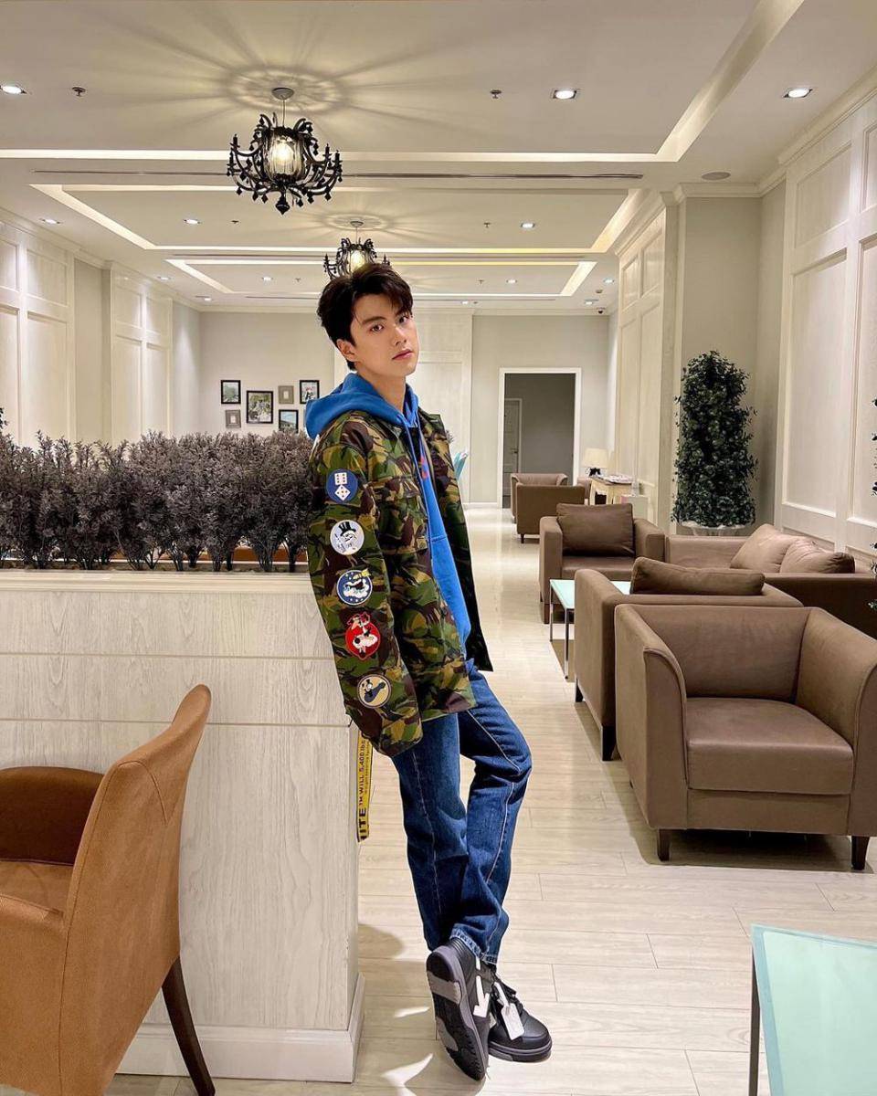 outfit star boy ala Ohm Pawat (instagram.com/ohmpawat)