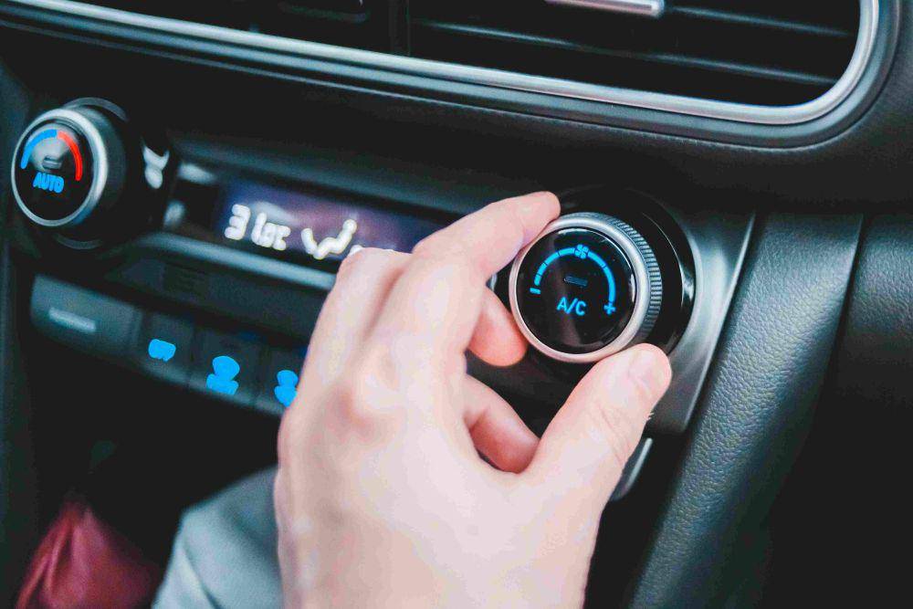 ilustrasi audio mobil (pexels.com/Erik Mclean)