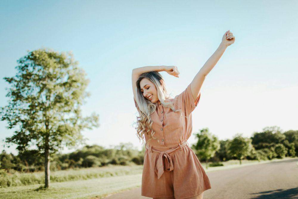 Tips berpakaian di musim panas (pexels.com/Leah Newhouse)