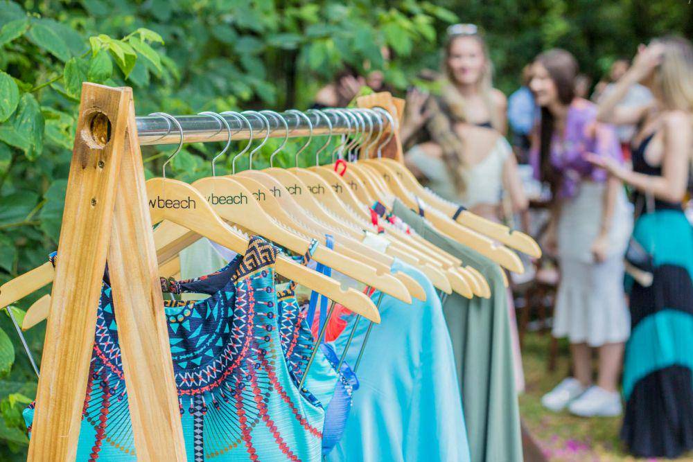 Tips berpakaian di musim panas (pexels.com/Thallen Merlin)
