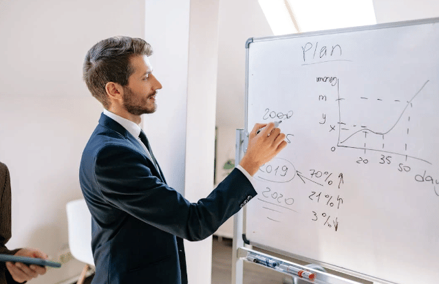 Ilustrasi perencanaan (pexels.com/Yan Krukau)