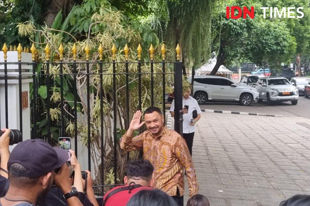 Giring Menghadap Prabowo, Mesem-Mesem dan Lambaikan Tangan
