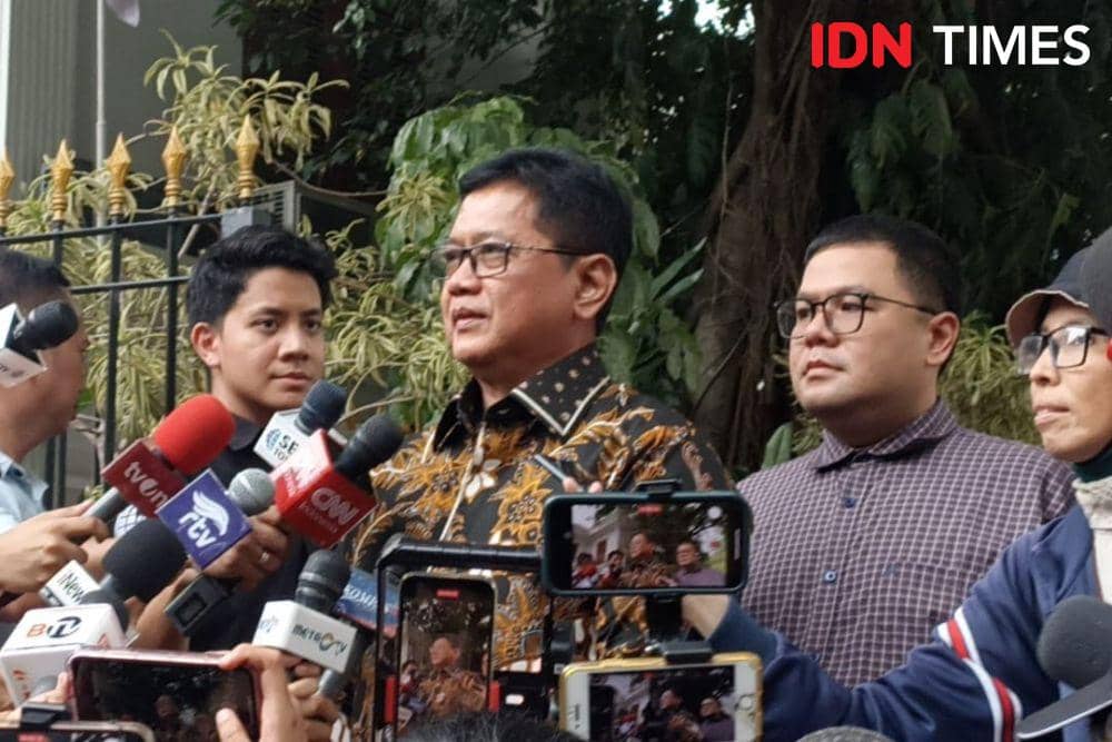 Viva Yoga hadir di kediaman Prabowo pada Selasa (15/10/2024). (IDN Times/Amir Faisol)