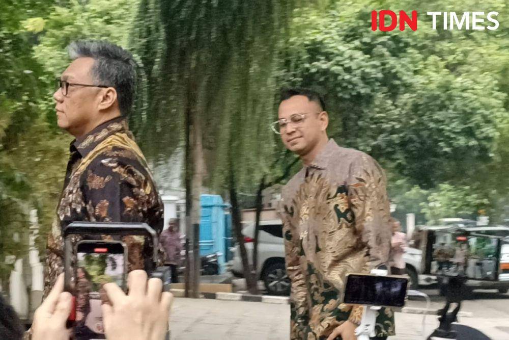 Raffi Ahmad hadir di kediaman Prabowo pada Selasa (15/10/2024). (IDN Times/Amir Faisol)