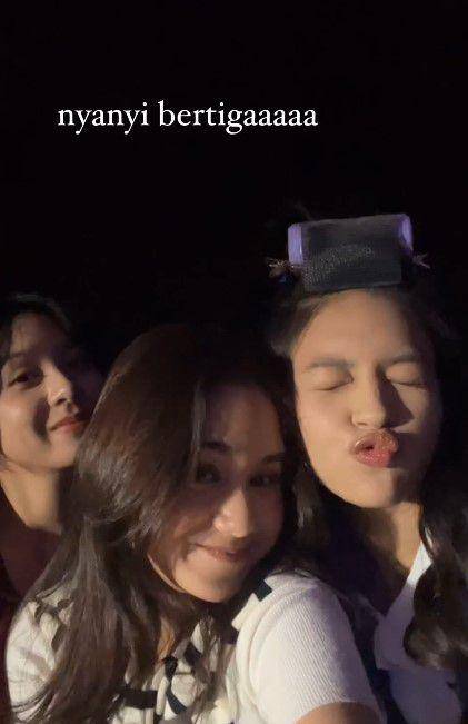 potret Zee eks JKT48 di IMA Awards 2024 (instagram.com/tissabiani)