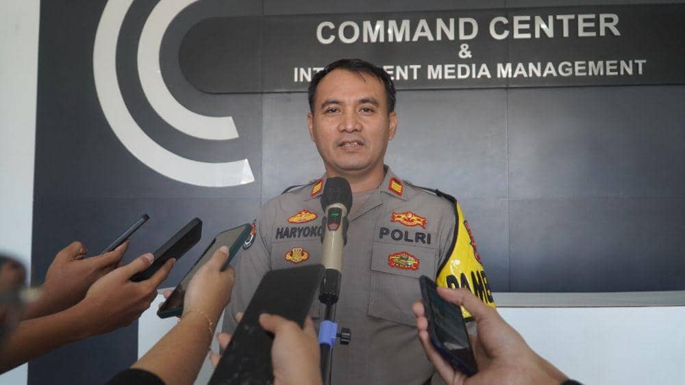 Meski Tak Ada Lawan, Debat Perdana Eri-Armuji Dijaga Ratusan Polisi