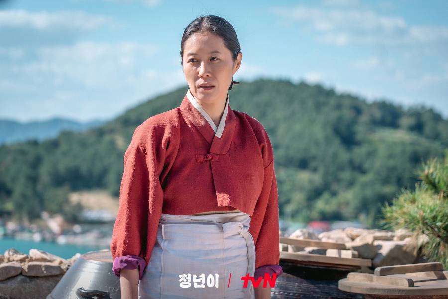 Still cut Jeongnyeon: The Star Is Born (instagram.com/tvn_drama)