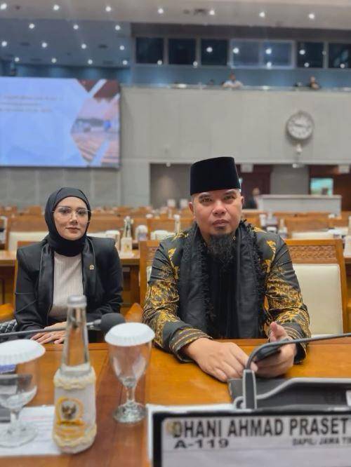 Mulan dan Ahmad Dhani jadi anggota DPR (Instagram.com/mulanjameela1)