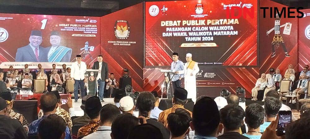 Debat perdana Calon Wali Kota dan Wakil Wali Kota Mataram di Hotel Lombok Raya, Rabu (16/10/2024) malam. (IDN Times/Muhammad Nasir)