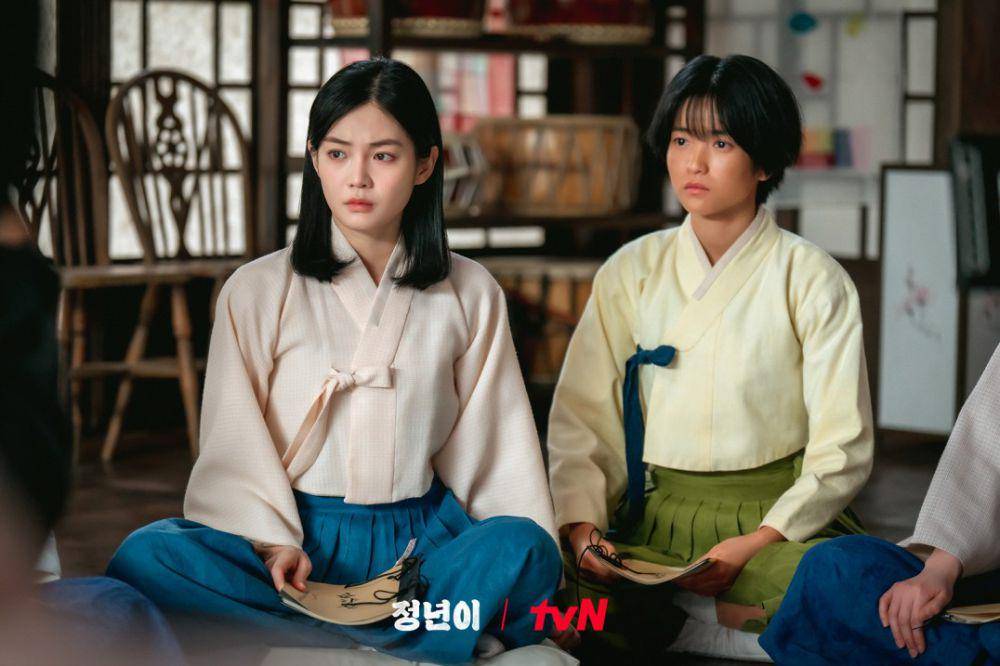 Woo Da Vi dan Kim Tae Ri di Jeongnyeon: The Star Is Born (dok. tvN/Jeongnyeon: The Star Is Born)