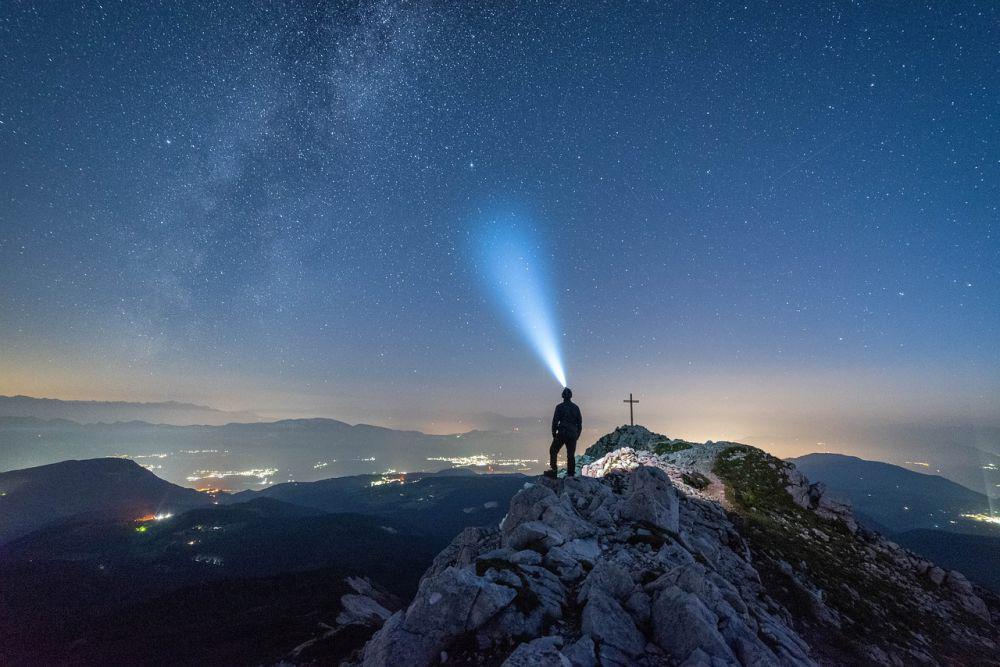 5 Hujan Meteor Desember 2024, Catat Tanggal dan Waktunya!
