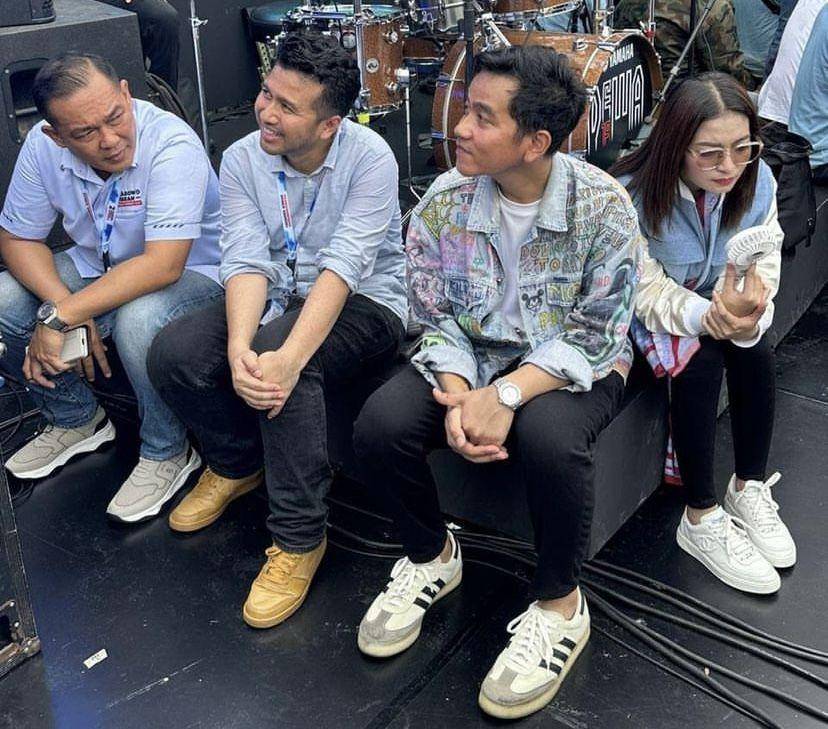 Potret Wakil Presiden Terpilih 2024 Gibran Rakabuming Raka bersama Wakil Sekretaris TKN, Todotua Pasaribu (paling kiri). (instagram.com/todotua_p)