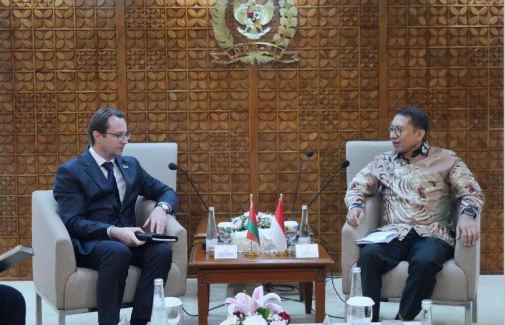Bersama Watua BKSAP DPR RI Putu Supadma Rudana menerima Dubes Belarusia H.E Dr. Raman Ramansouky di Gedung Nusantara III DPR RI (www.instagram.com/@fadlizon)