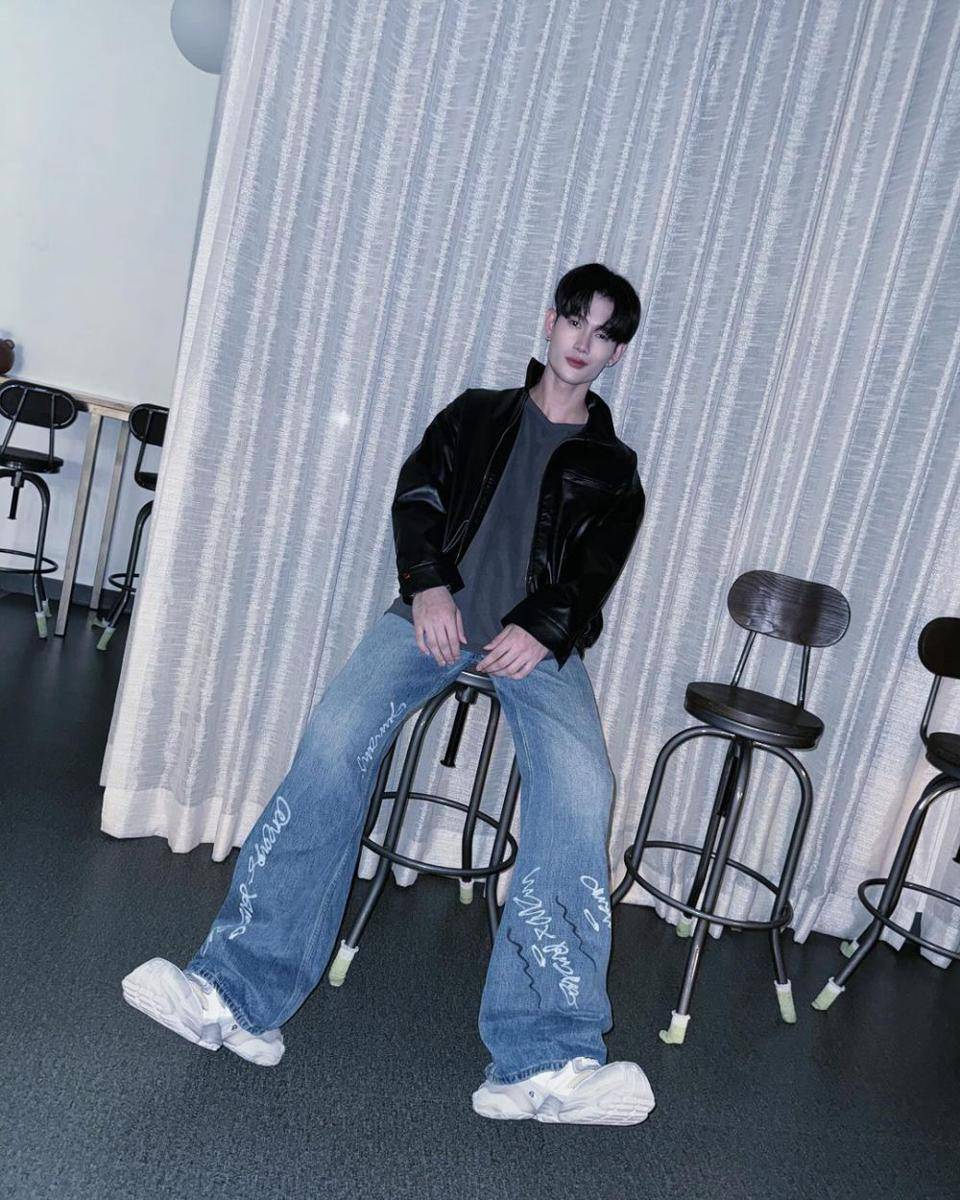 outfit baggy pants ala Pavel Phoom (instagram.com/pavelphoom)