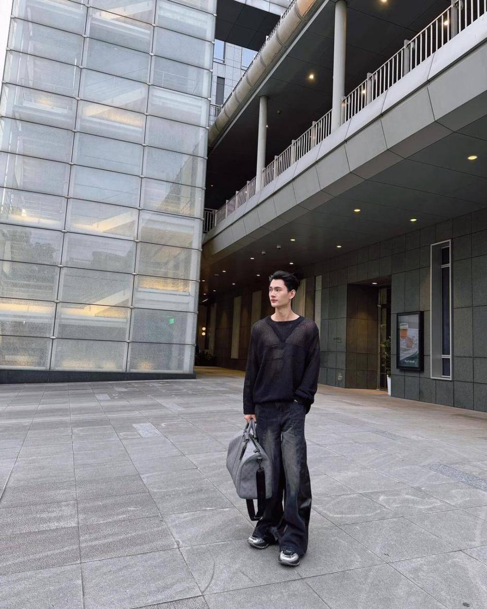 outfit baggy pants ala Pavel Phoom (instagram.com/pavelphoom)