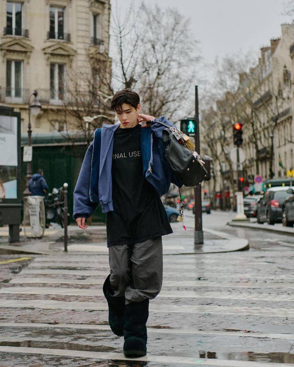 PP Krit dalam Balutan Oversized Outfit Balenciaga (instagram.com/pp.kritt)