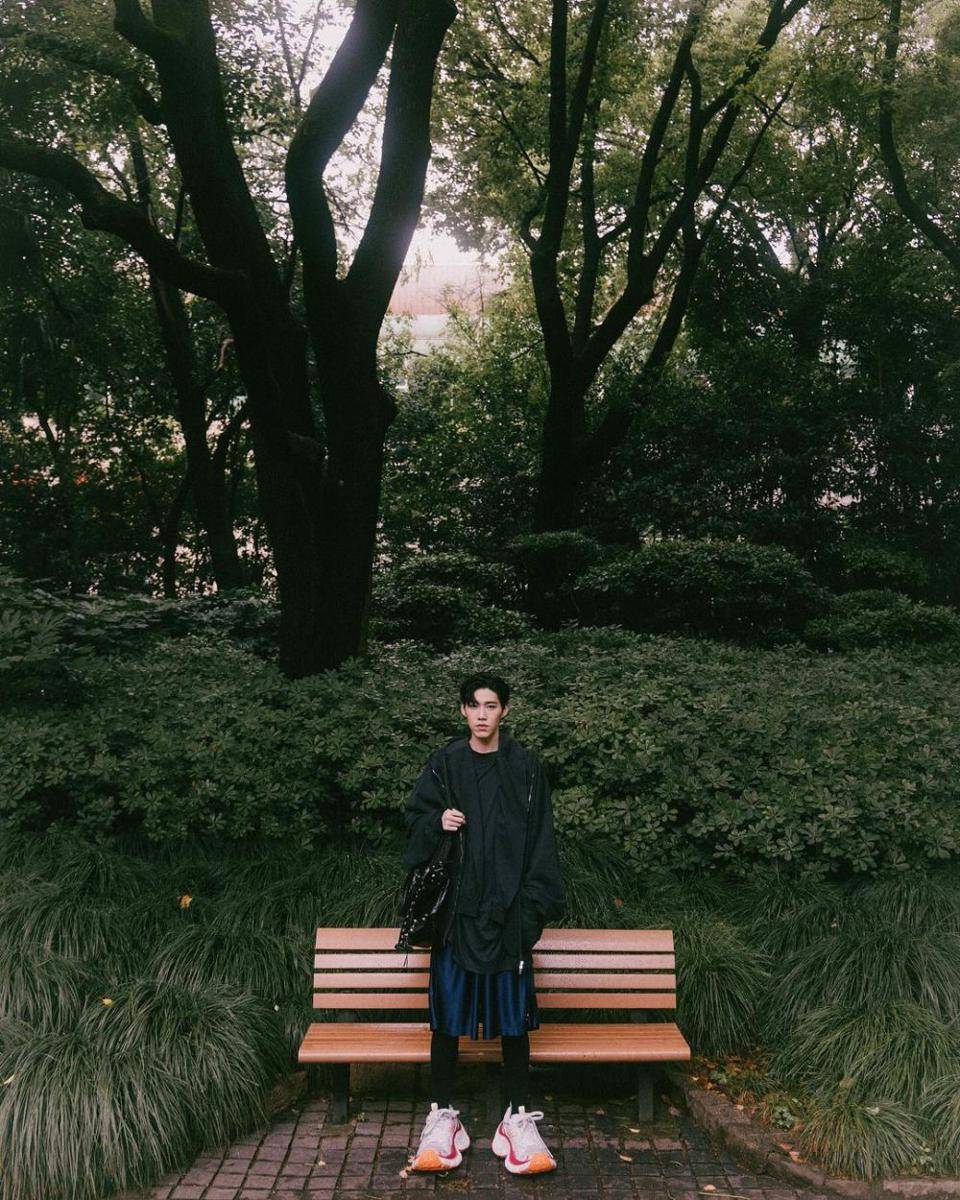 PP Krit dalam Balutan Oversized Outfit Balenciaga (instagram.com/pp.kritt)
