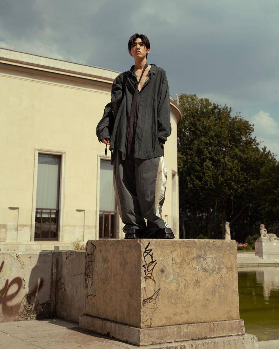 PP Krit dalam Balutan Oversized Outfit Balenciaga (instagram.com/pp.kritt)