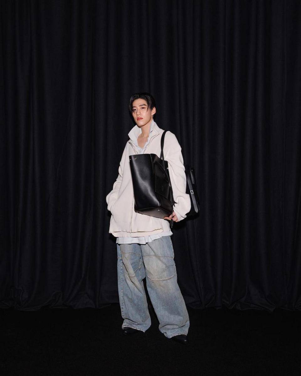 PP Krit dalam Balutan Oversized Outfit Balenciaga (instagram.com/pp.kritt)