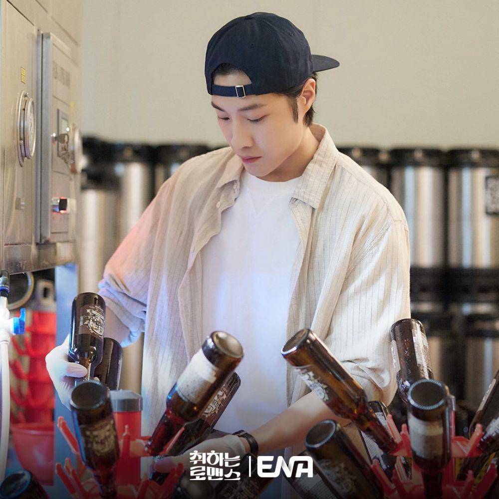 Lee Jong Won di drama Brewing Love (instagram.com/channel.ena.d)