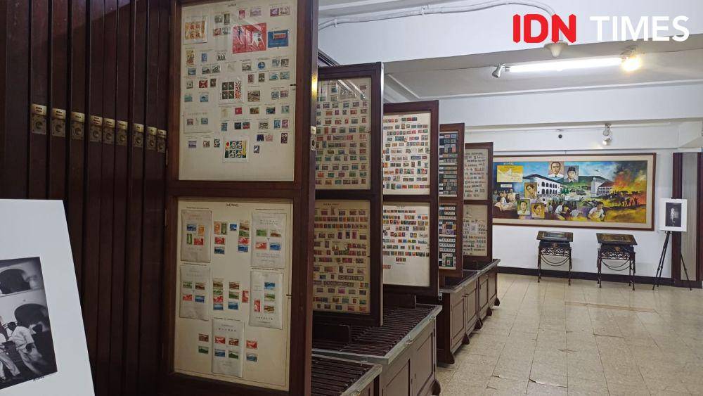 Museum Pos Indonesia (IDN Times/Dhiya Awlia Azzahra)