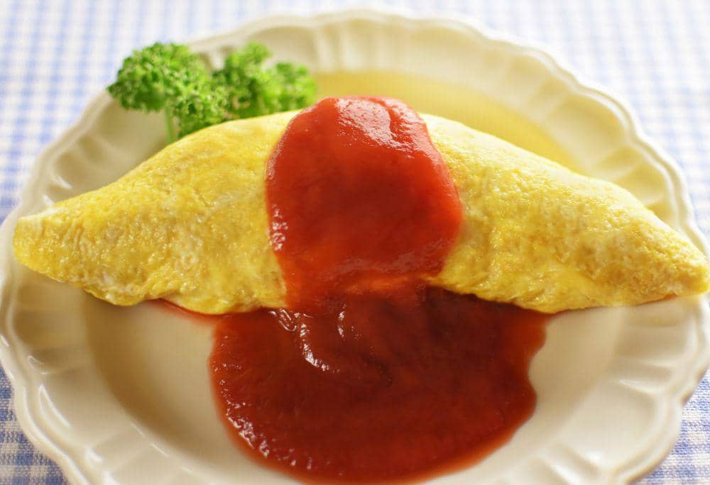 ilustrasi omurice sambal matah (pixabay.com/subarasikiai)
