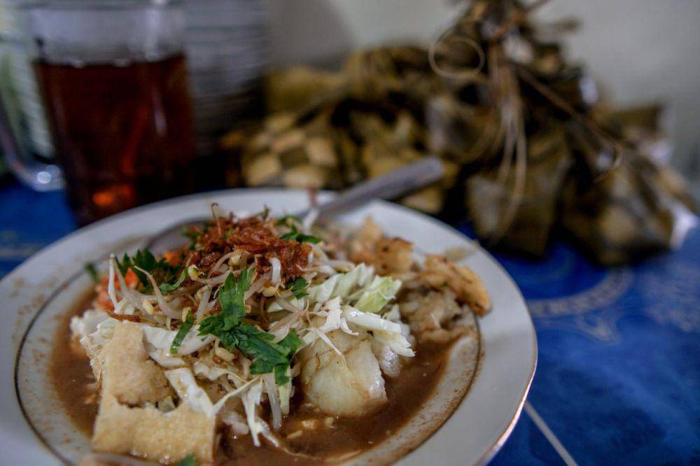ilustrasi kuliner khas Magelang, kupat tahu (dok.wonderfulimages.kemenparekraf.go.id)