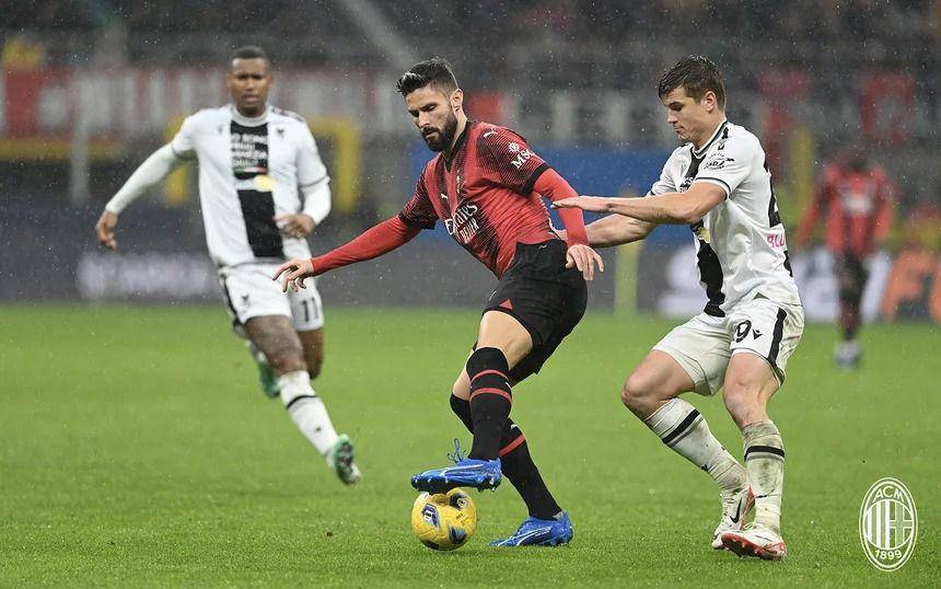 AC Milan melawan Udinese pada paruh pertama Serie A 2023/2024. (acmilan.com)