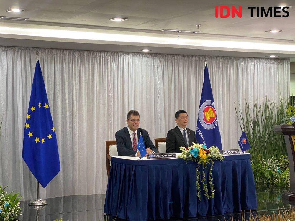 Penandatanganan perjanjian Manajemen Bencana antara Uni Eropa dan AHA Centre ASEAN. (IDN Times/Sonya Michaella)