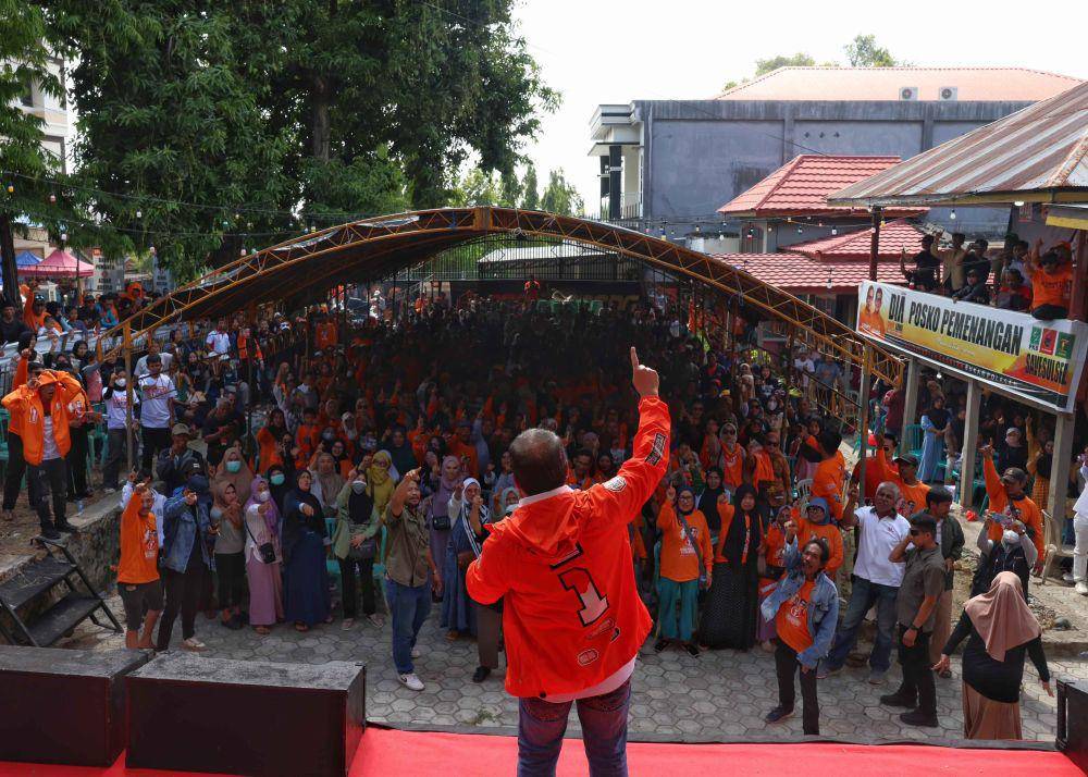 Calon Gubernur Sulawesi Selatan nomor urut 1, Moh Ramdhan Pomanto, Posko Induk Pemenangan DIA Wajo, Kamis (17/10/2024). (Dok. Istimewa)