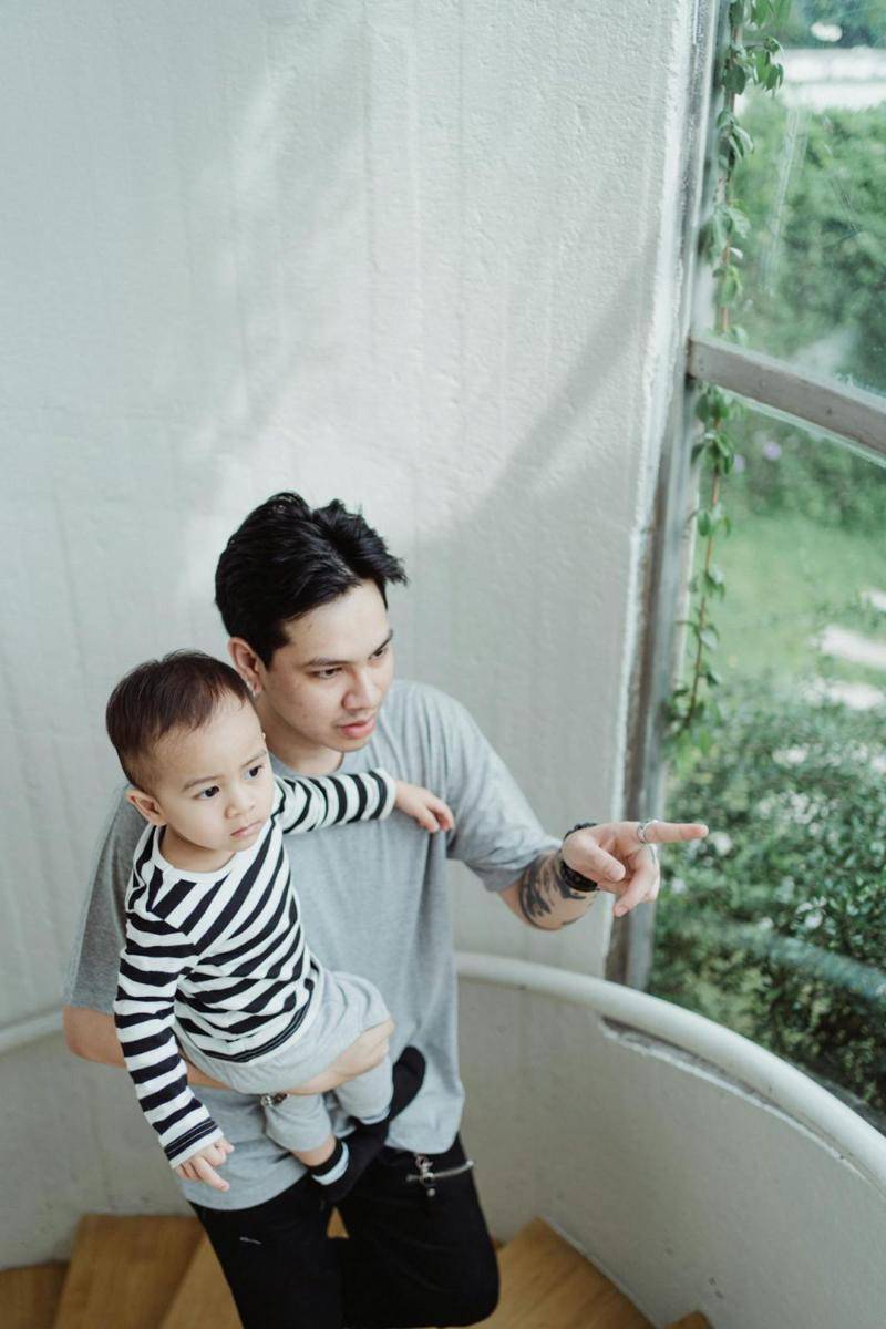 ilustrasi ayah dan anak (pexels.com/Ketut Subiyanto)