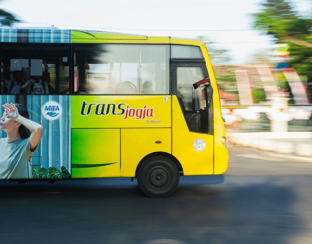 ilustrasi bus Trans Jogja (unsplash.com/krisna azie)